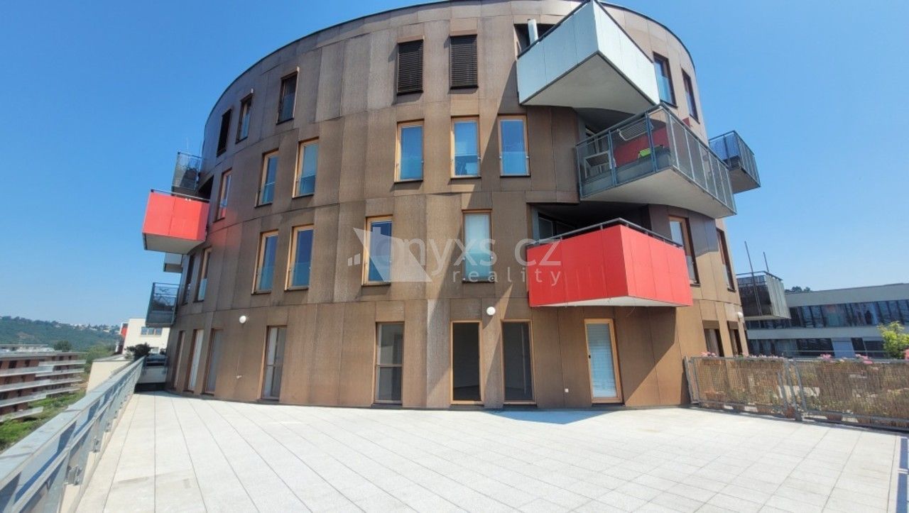 Pronájem bytu 2+kk 188 m² - foto 43