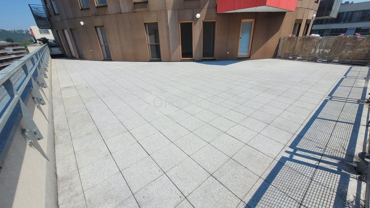 Pronájem bytu 2+kk 188 m² - foto 41