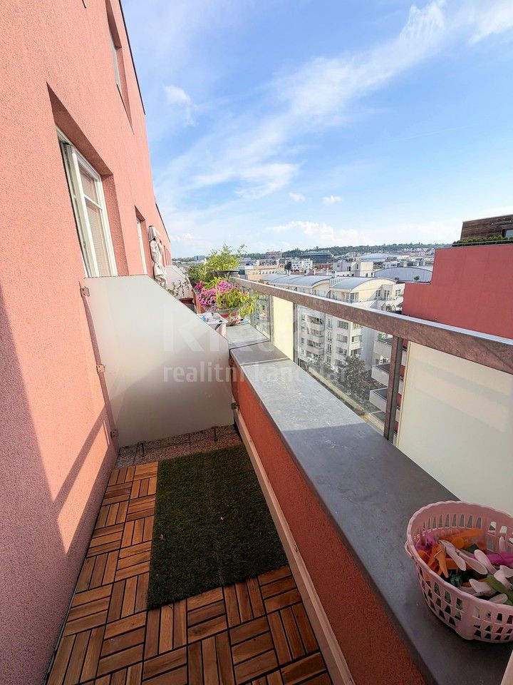 Pronájem bytu 2+kk 49 m² - foto 3