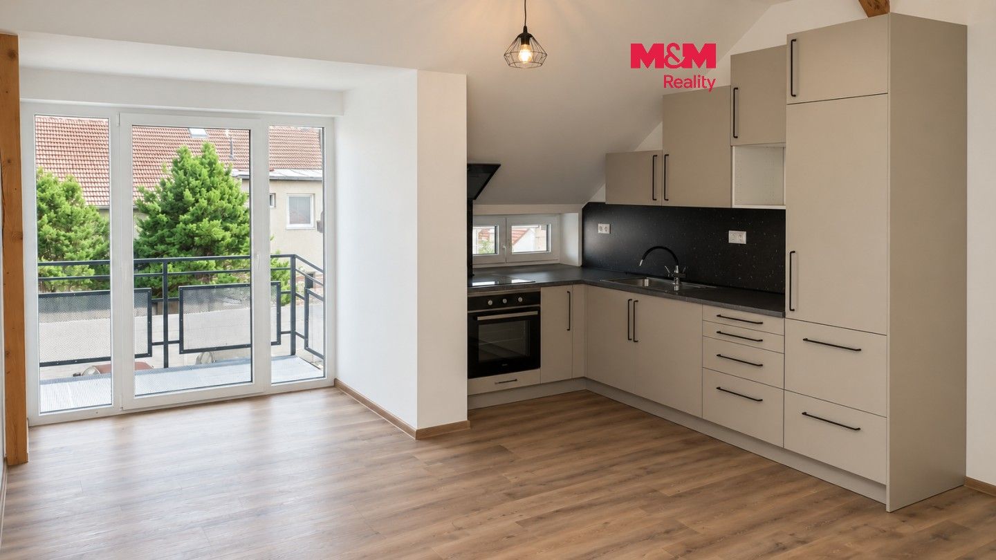 Pronájem bytu 3+kk 78 m² - foto 1