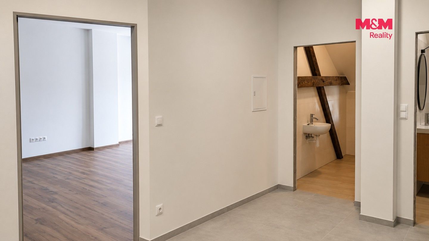 Pronájem bytu 3+kk 78 m² - foto 4