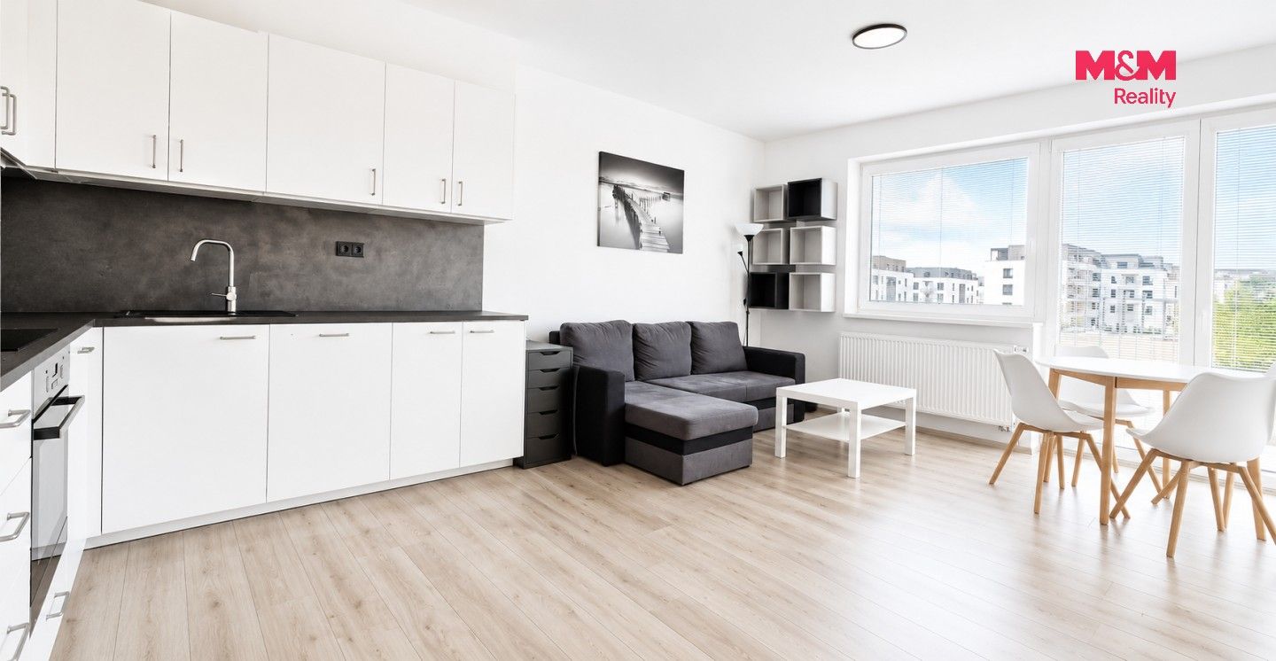 Pronájem bytu 3+kk 65 m² - foto 3
