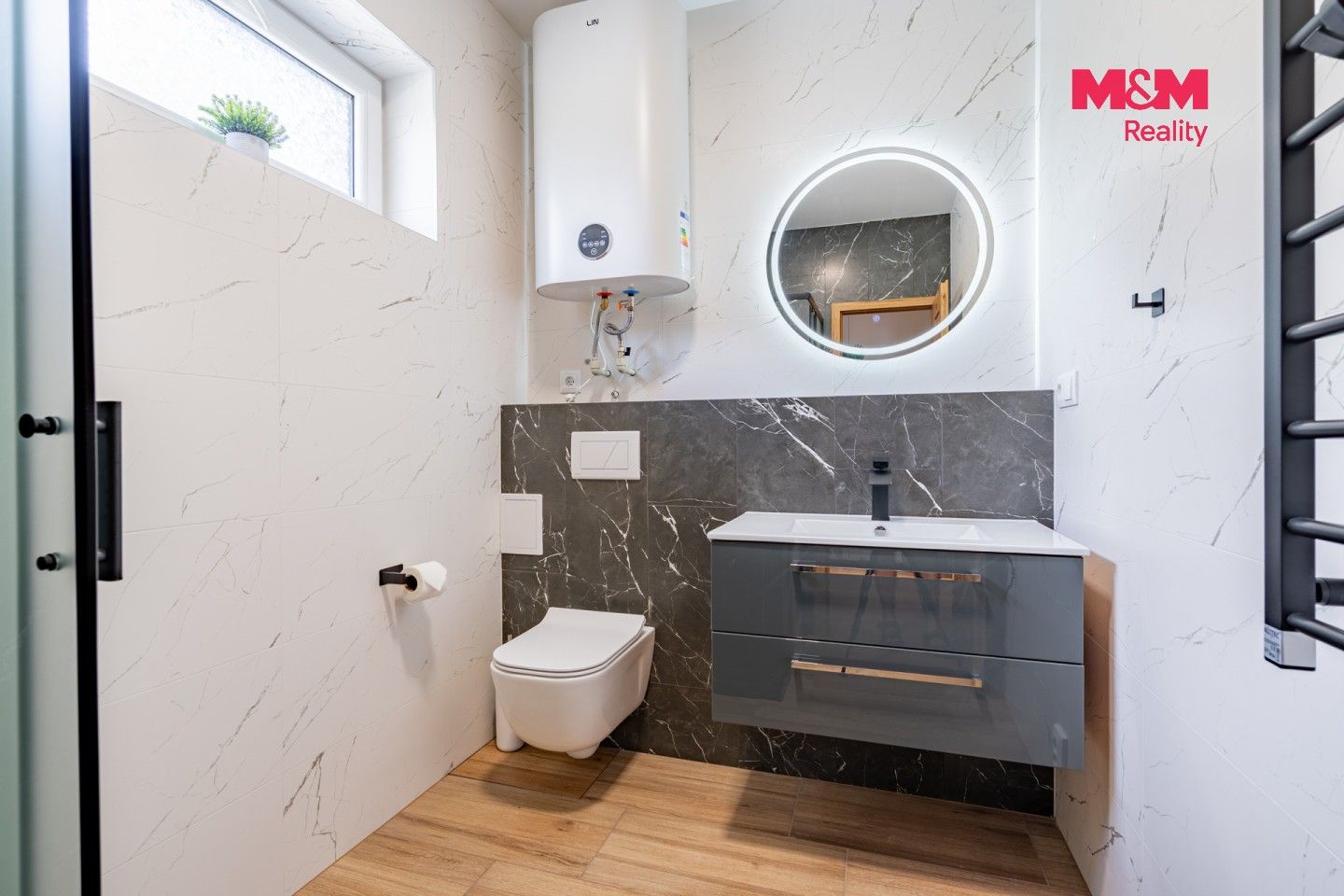 Prodej komerčního prostoru 226 m² - foto 5