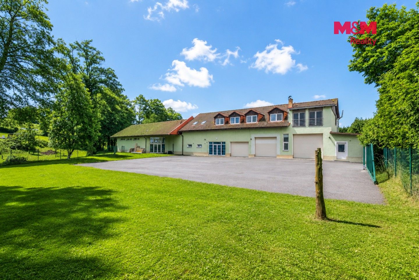 Prodej komerčního prostoru 847 m² - foto 2