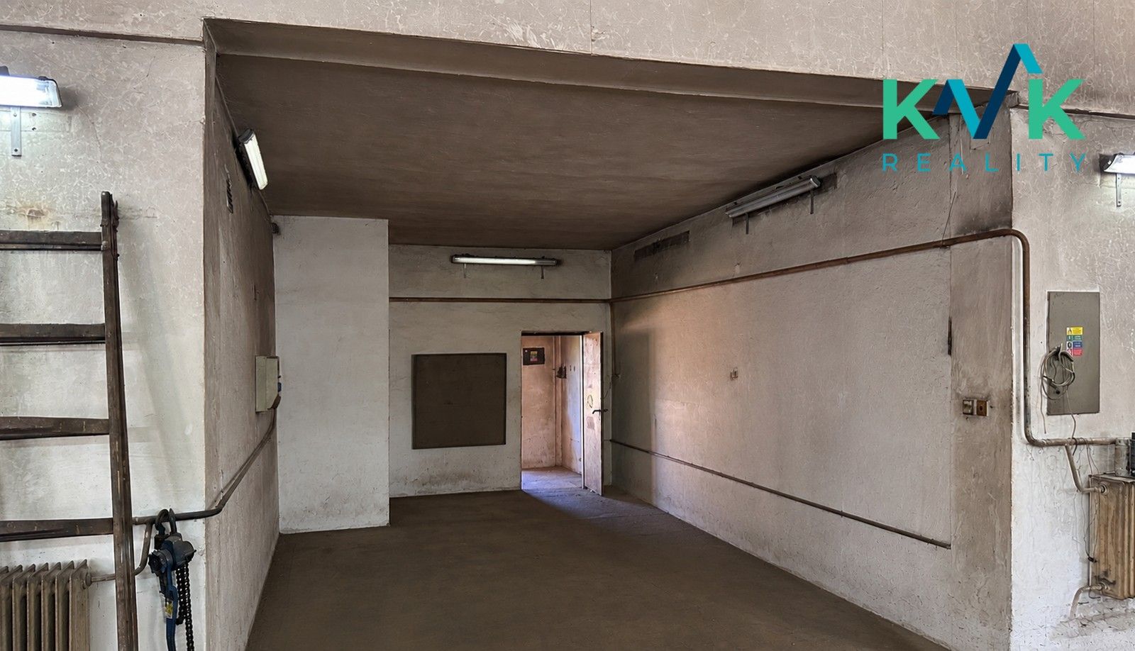 Prodej komerčního prostoru 210 m² - foto 12