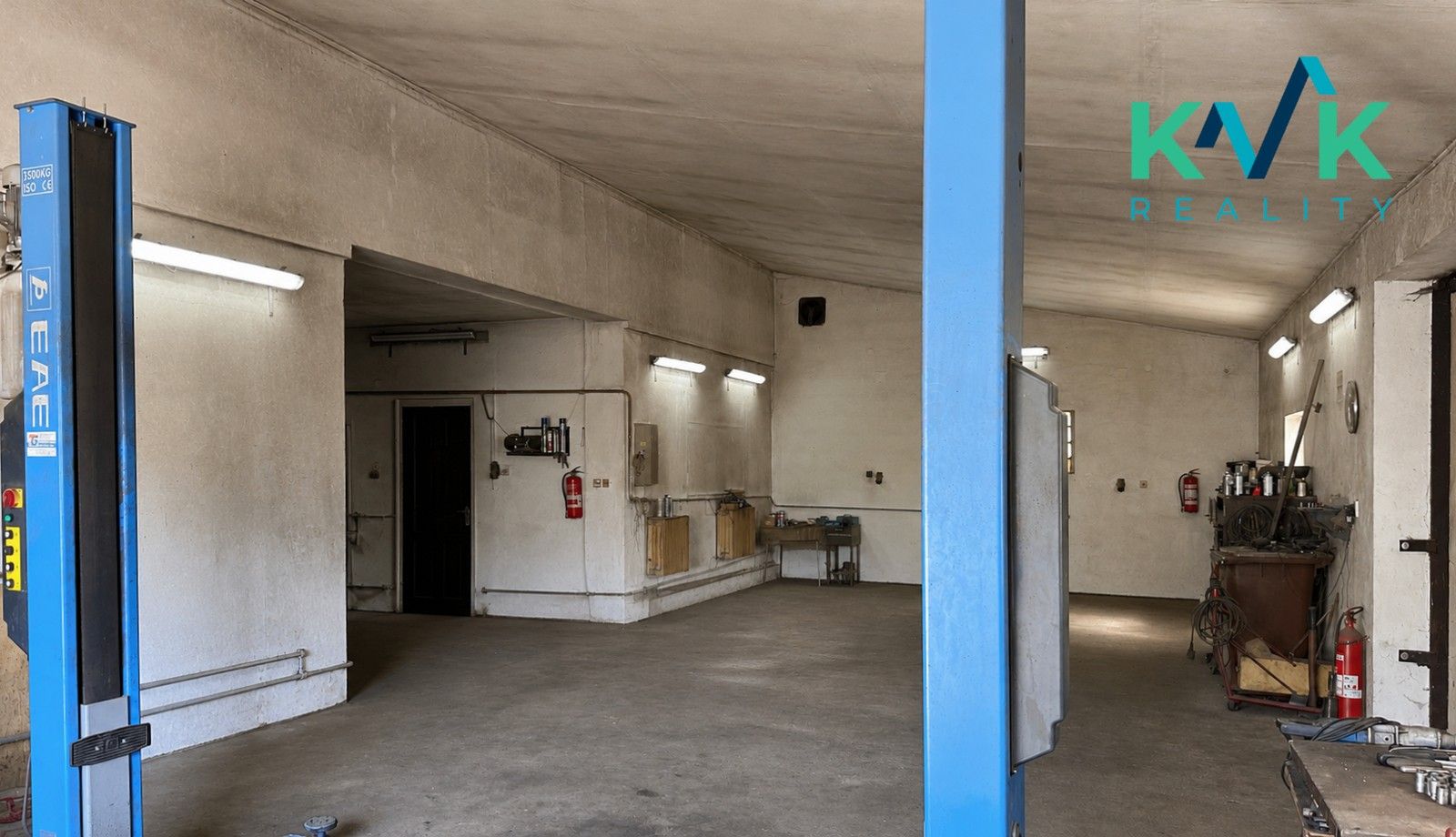 Prodej komerčního prostoru 210 m² - foto 13