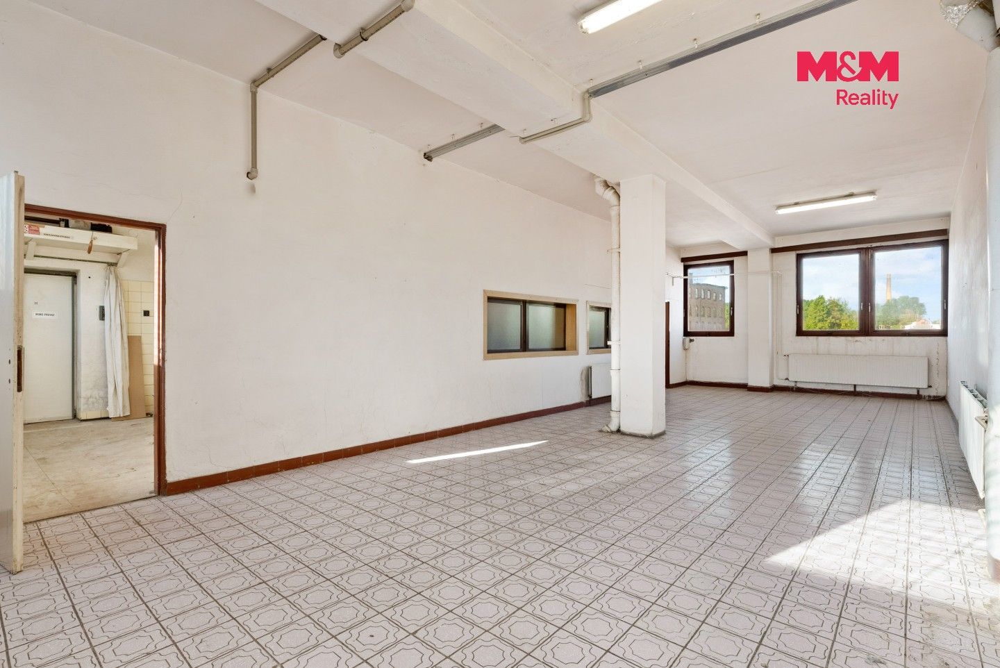 Pronájem komerčního prostoru 4500 m² - foto 12