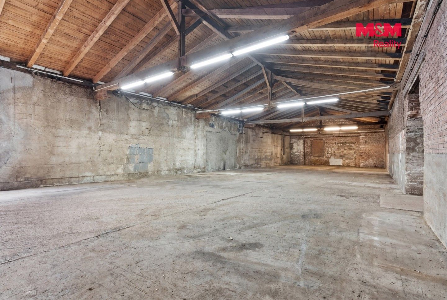 Pronájem komerčního prostoru 4500 m² - foto 22