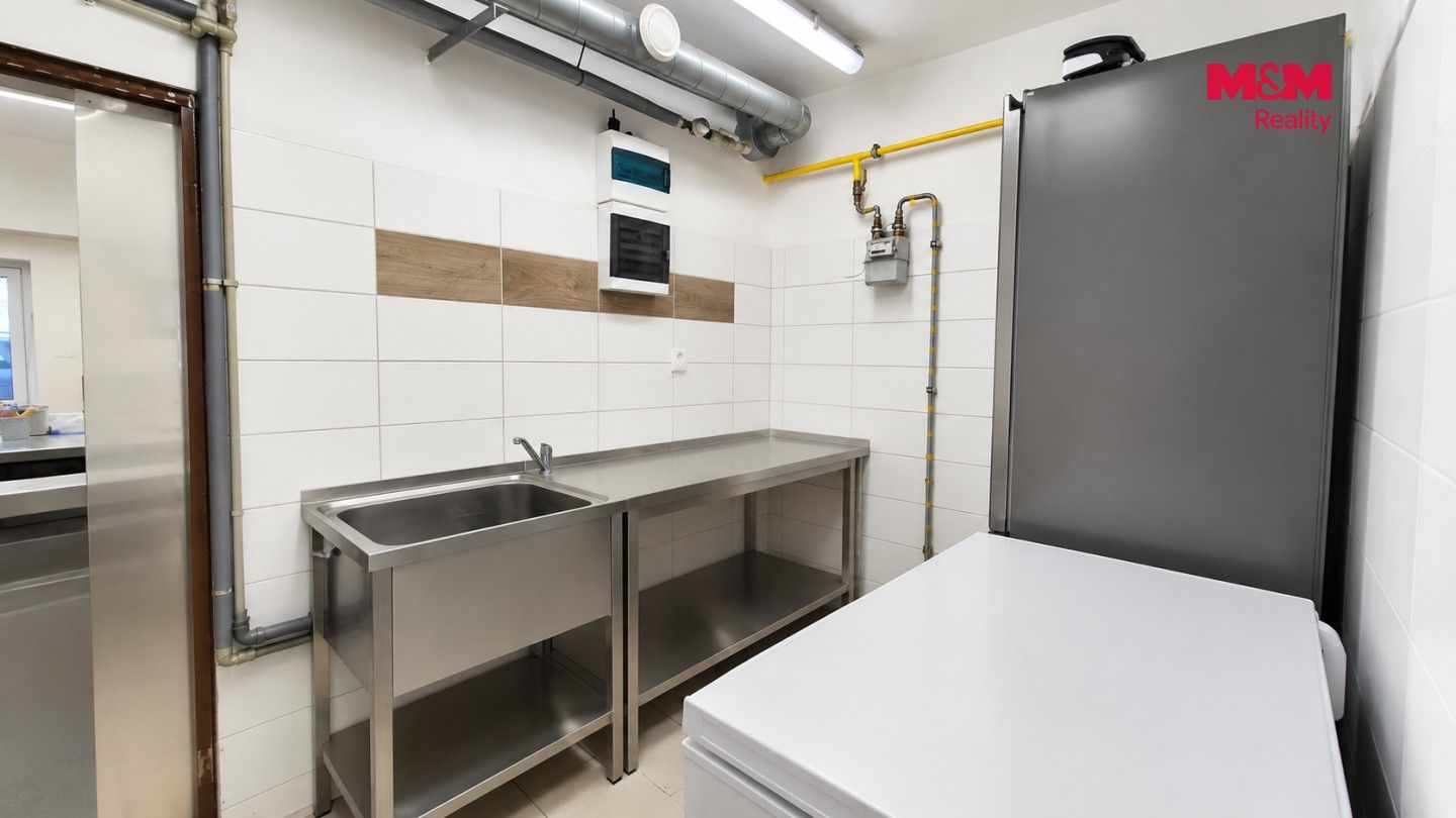 Pronájem komerčního prostoru 58 m² - foto 3