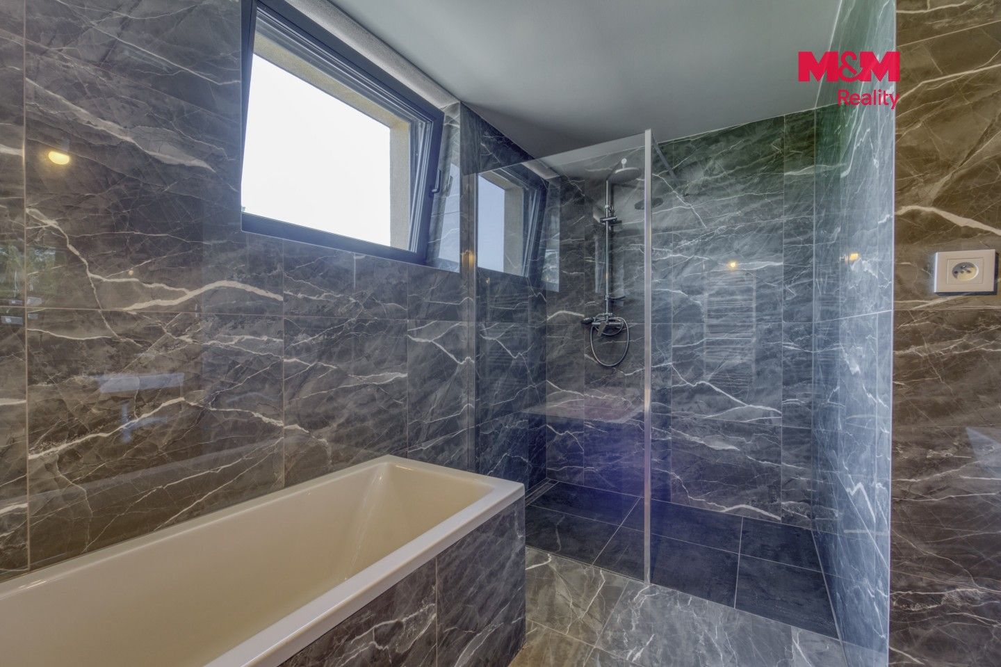 Pronájem bytu 3+kk 103 m² - foto 12