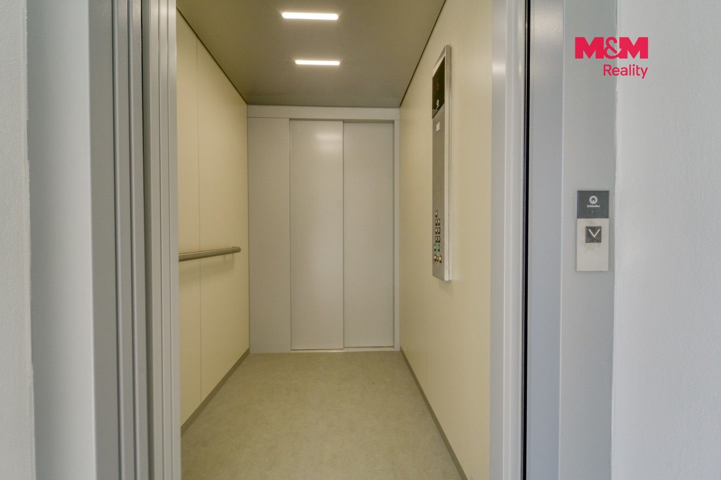 Pronájem bytu 3+kk 92 m² - foto 16