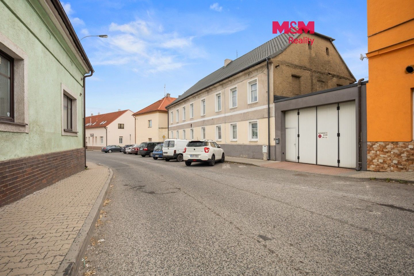 Prodej komerčního prostoru 376 m² - foto 1