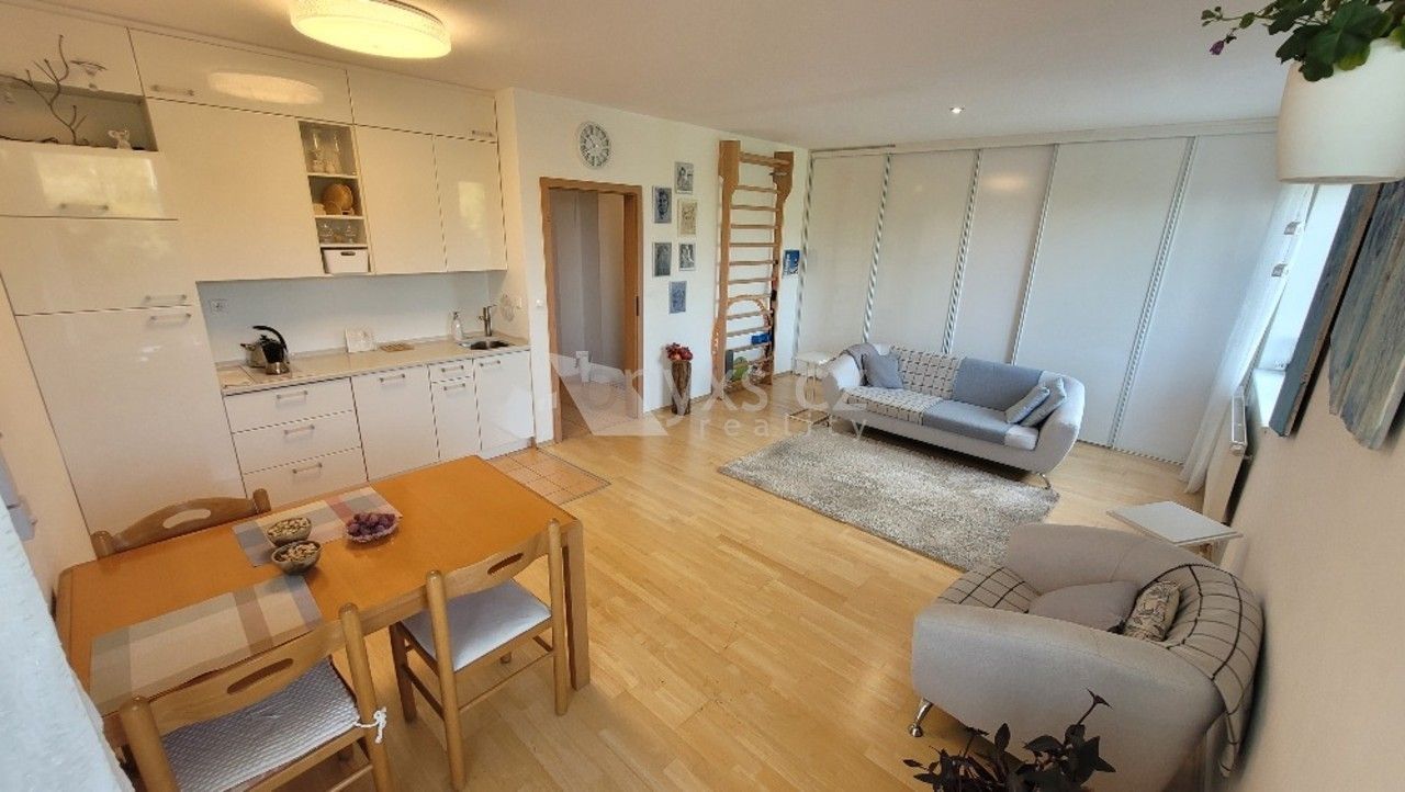 Prodej bytu 2+kk 64 m² - foto 2
