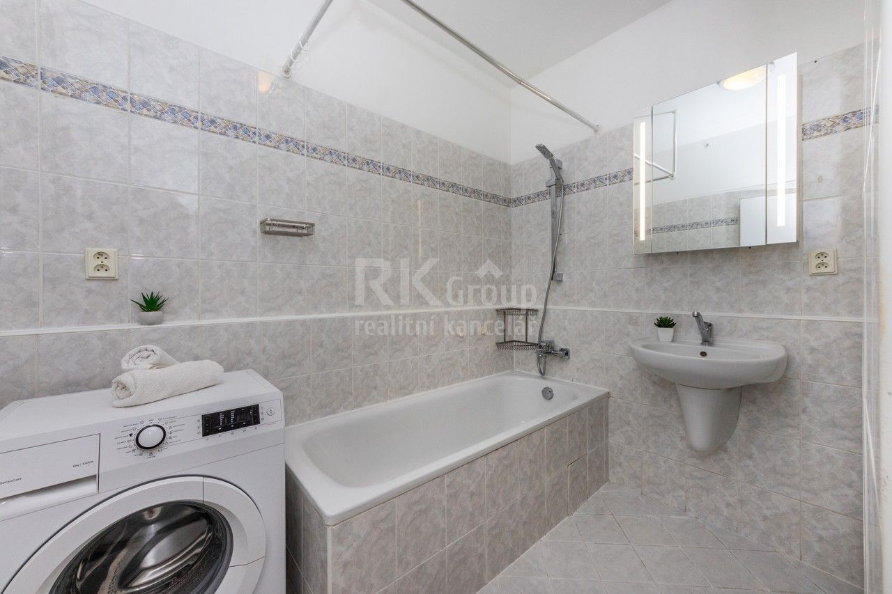 Pronájem bytu 2+kk 65 m² - foto 3