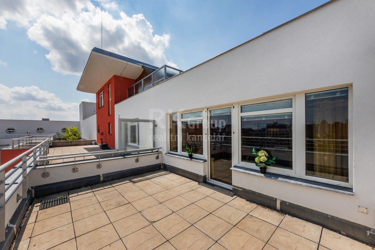 Pronájem bytu 2+kk 65 m² - foto 14