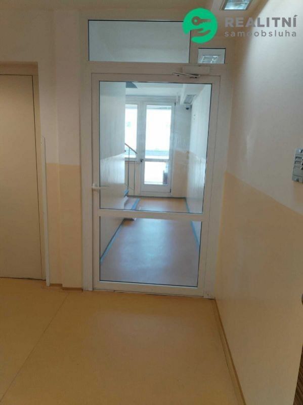 Pronájem bytu 2+kk 42 m² - foto 9