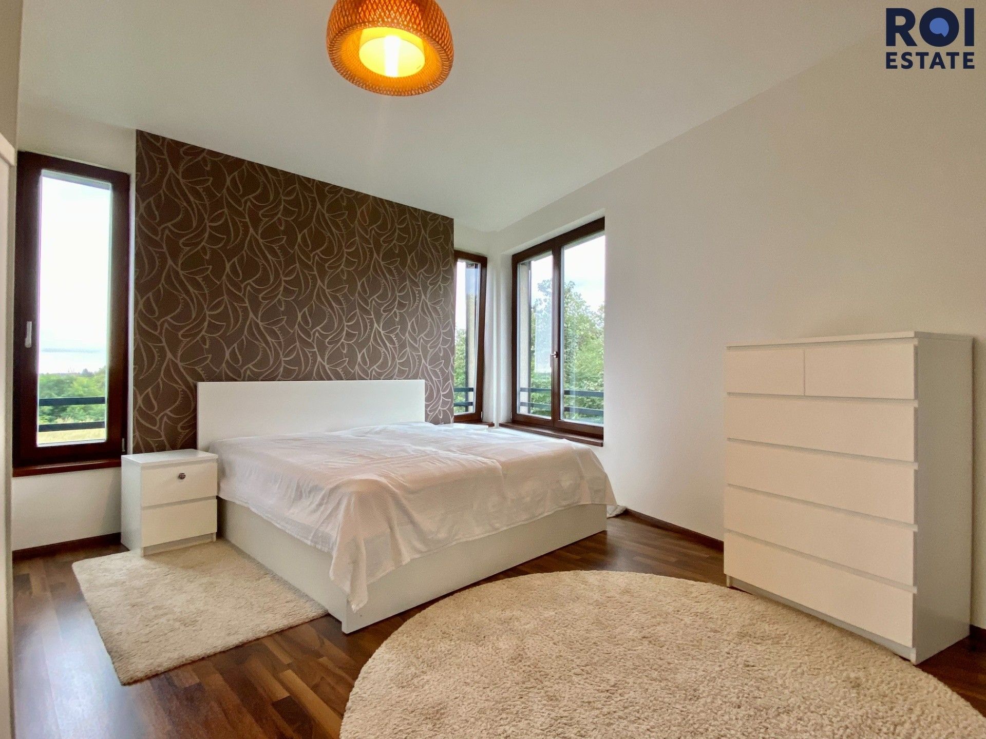 Pronájem bytu 3+kk 94 m² - foto 3