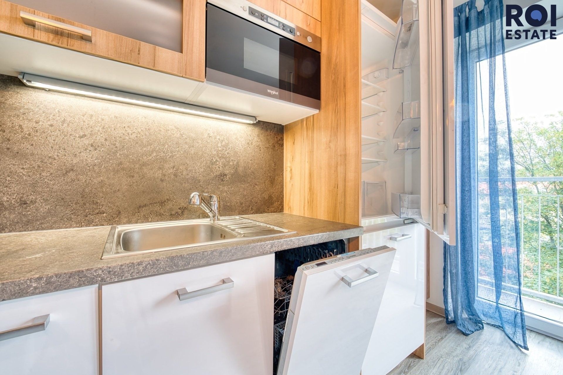 Pronájem bytu 2+kk 64 m² - foto 4