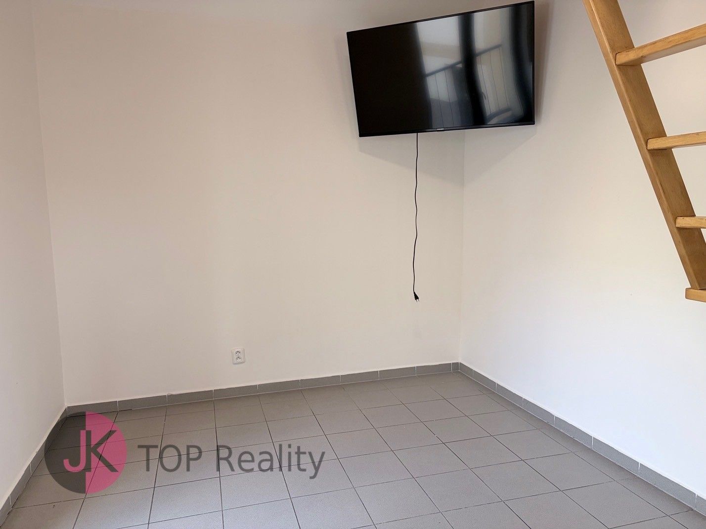 Pronájem bytu 2+kk 46 m² - foto 4