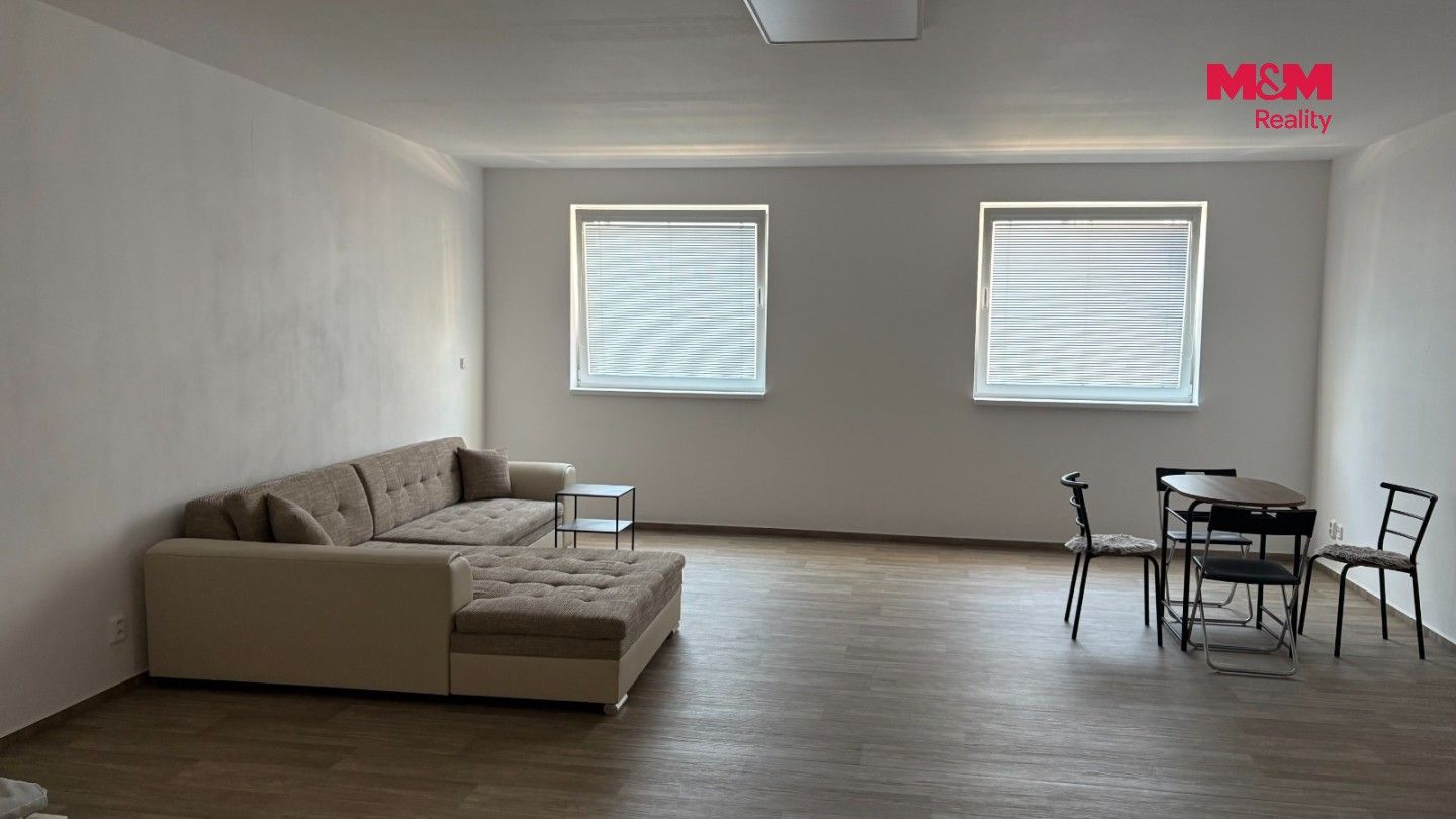 Pronájem komerčního prostoru 74 m² - foto 2