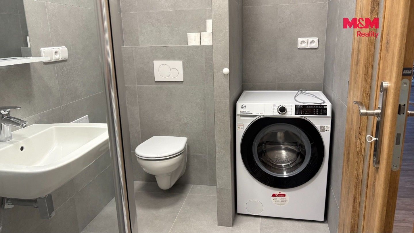 Pronájem komerčního prostoru 74 m² - foto 3