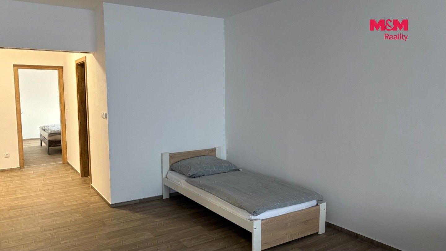 Pronájem komerčního prostoru 74 m² - foto 21