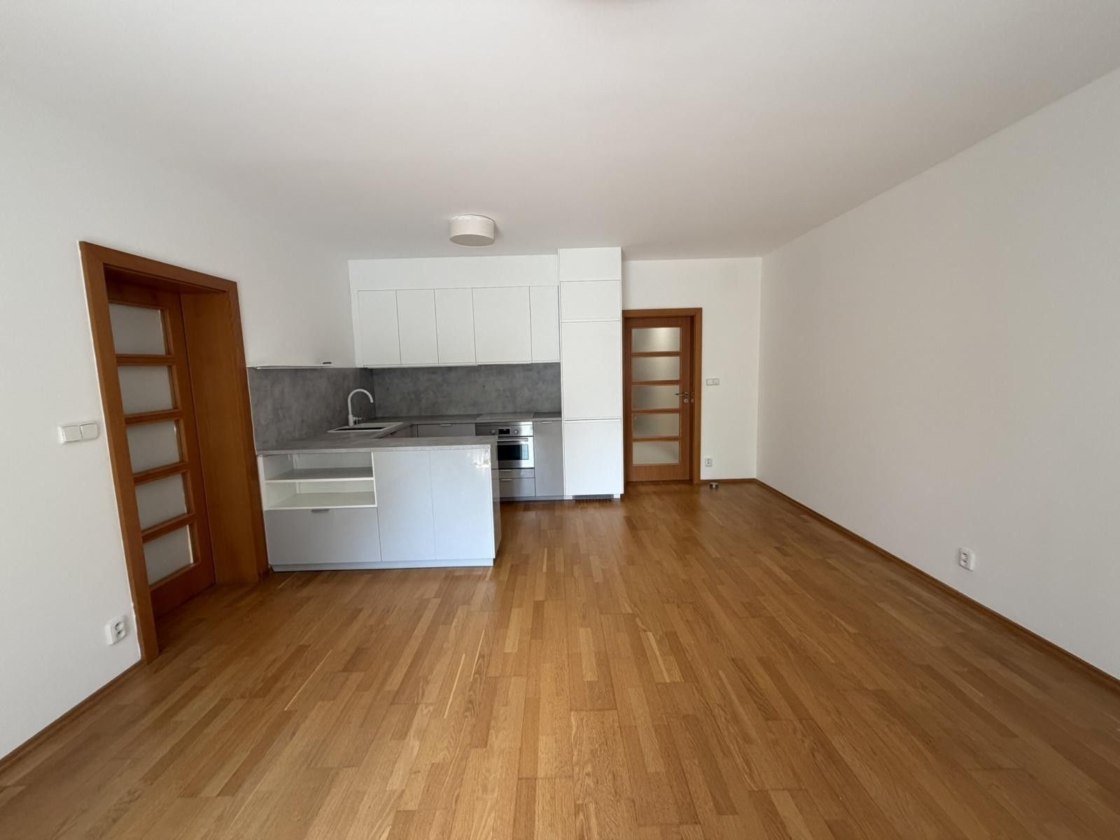 Pronájem bytu 2+kk 62 m² - foto 4