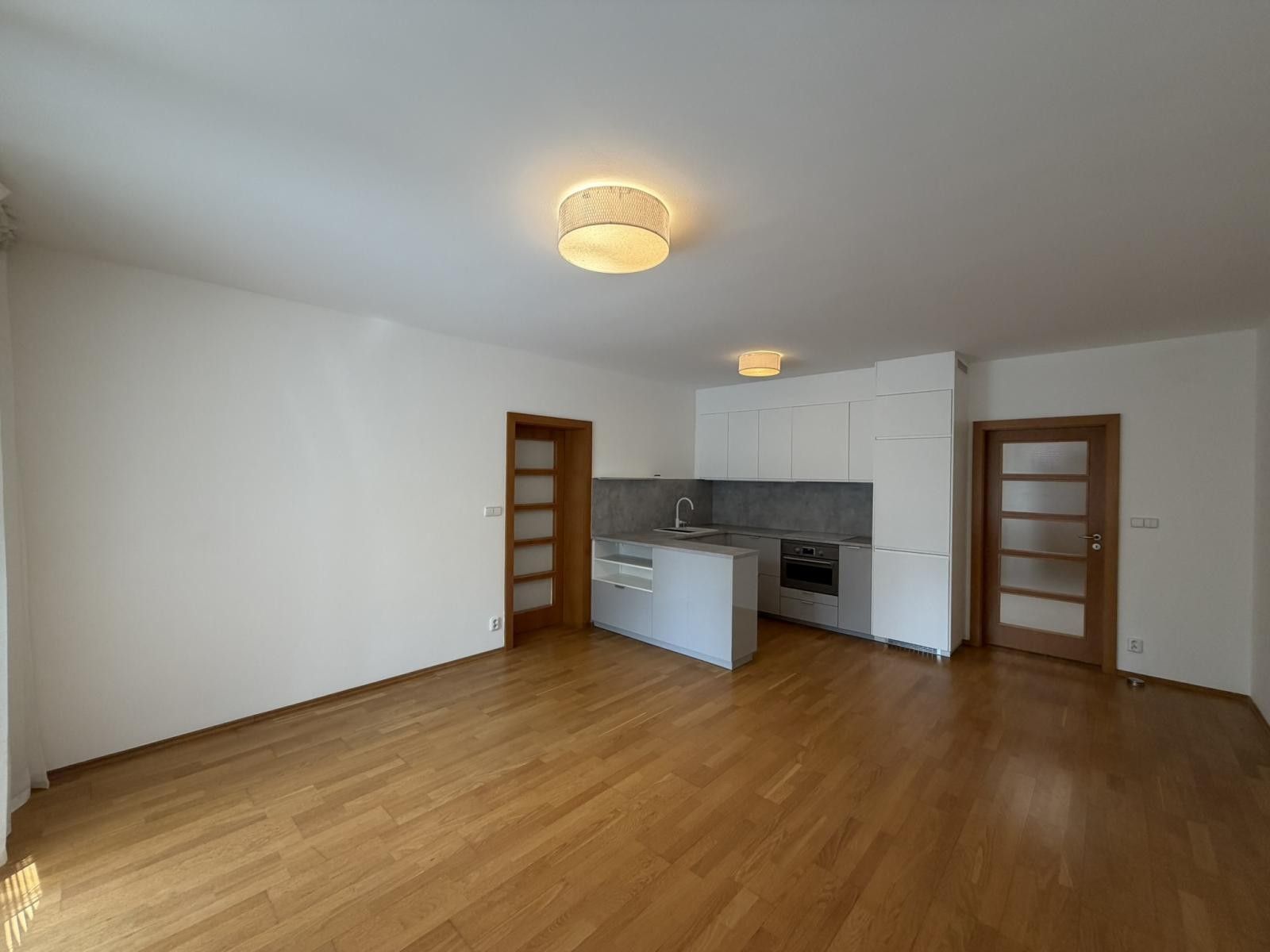 Pronájem bytu 2+kk 62 m² - foto 3