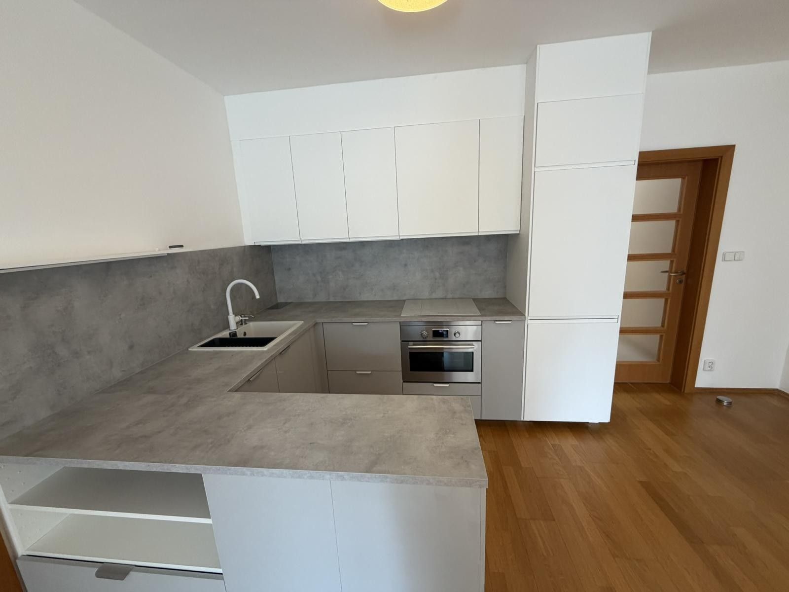 Pronájem bytu 2+kk 62 m² - foto 5
