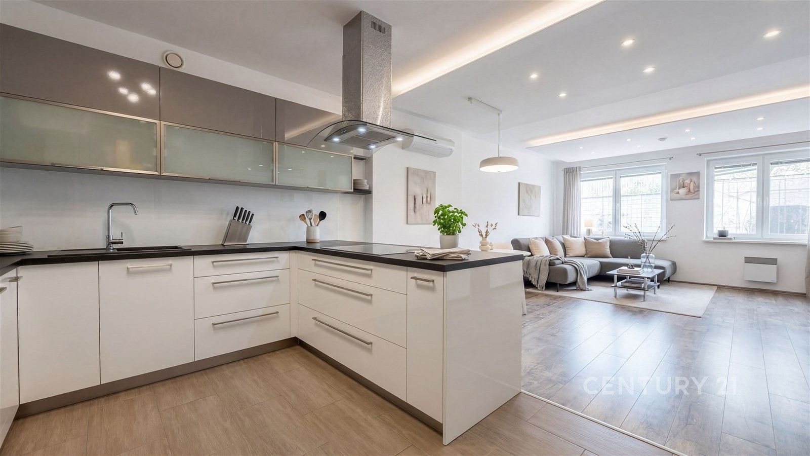 Prodej bytu 3+kk 112 m² - foto 2