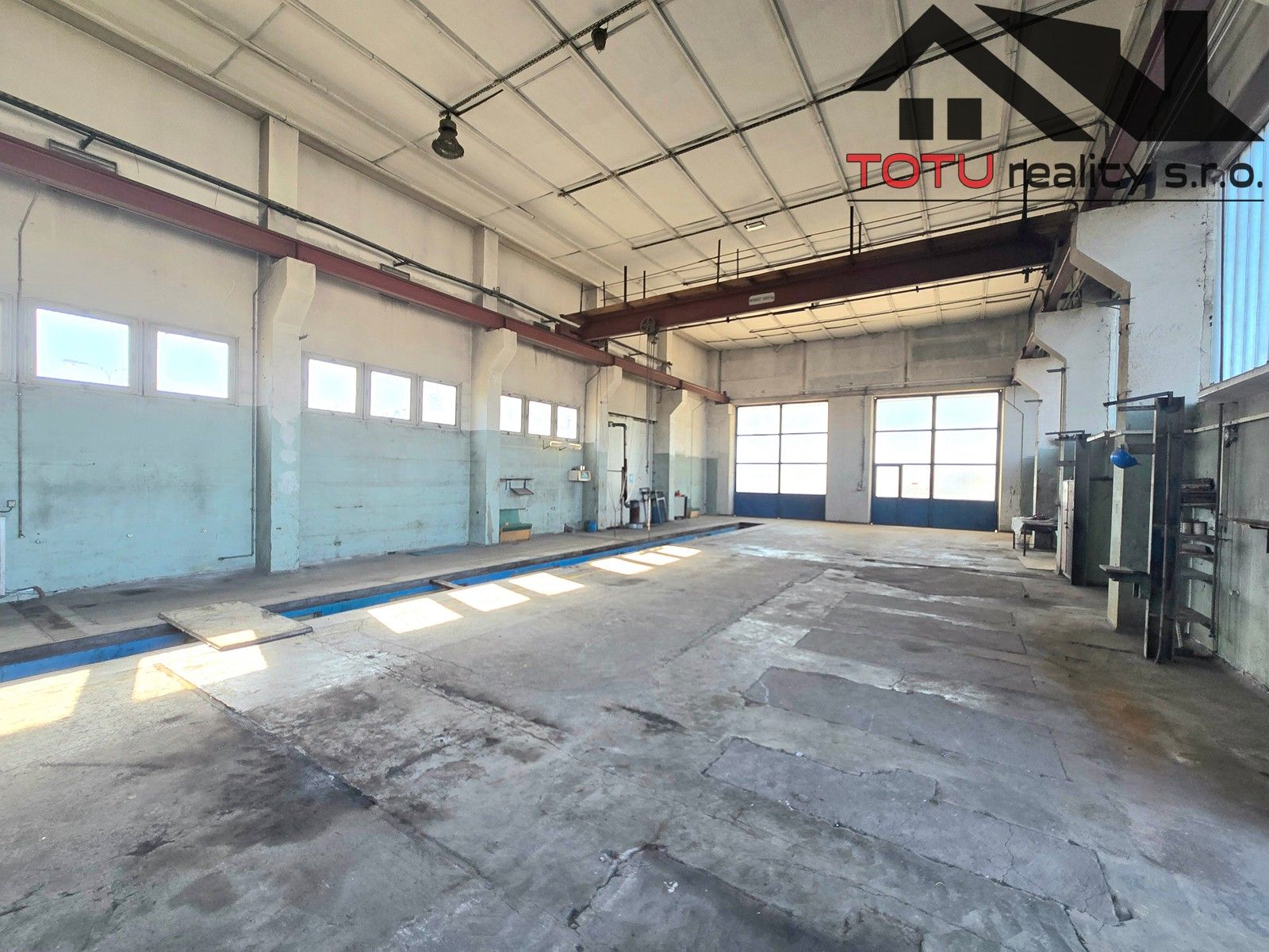 Pronájem komerčního prostoru 3000 m² - foto 2
