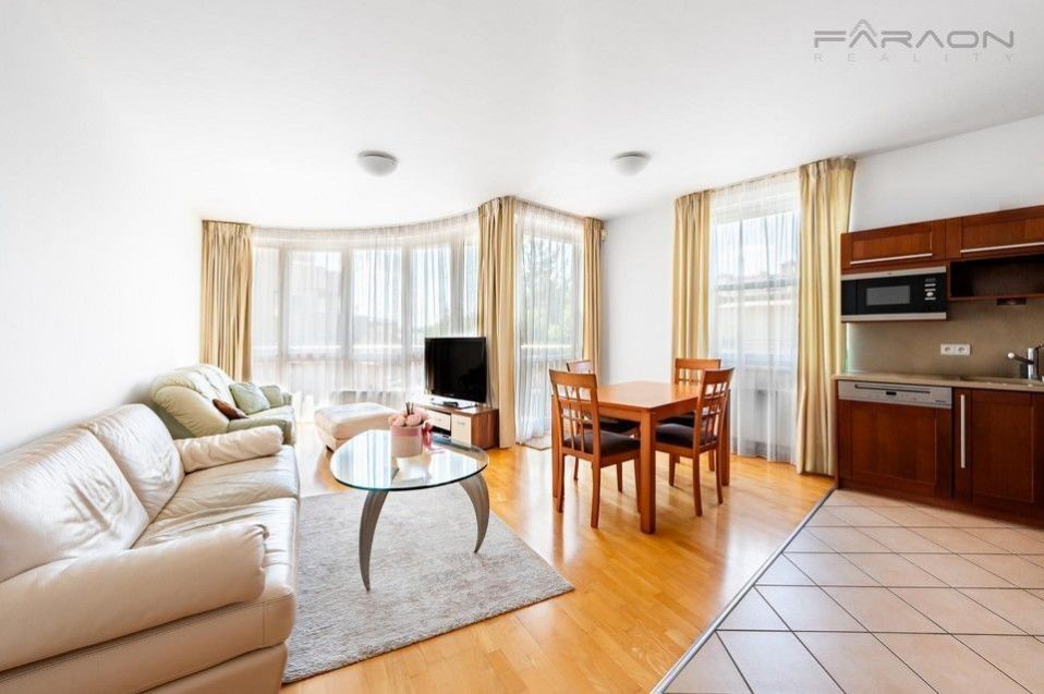 Pronájem bytu 3+kk 96 m² - foto 2