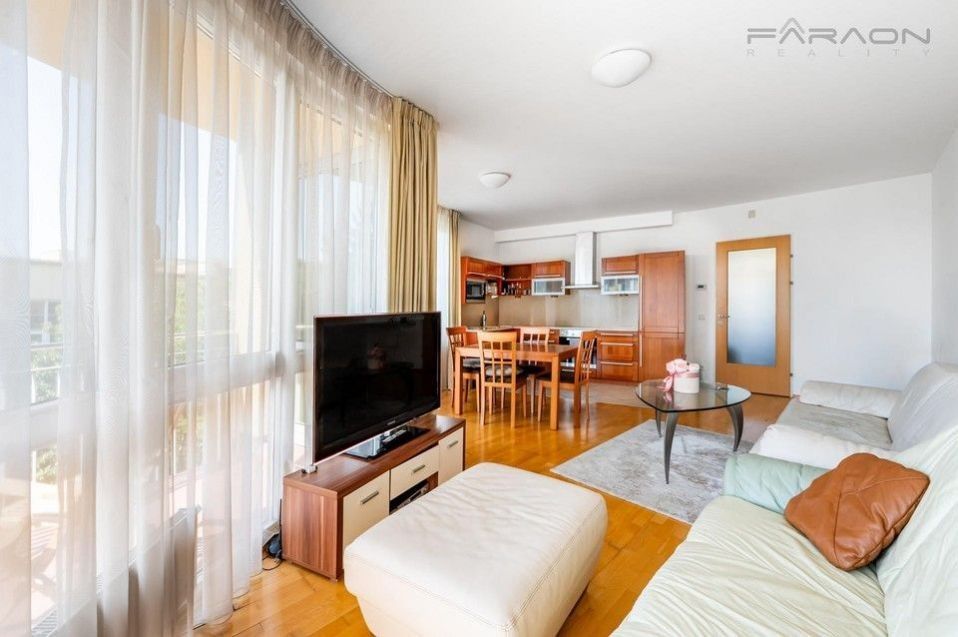 Pronájem bytu 3+kk 96 m² - foto 10