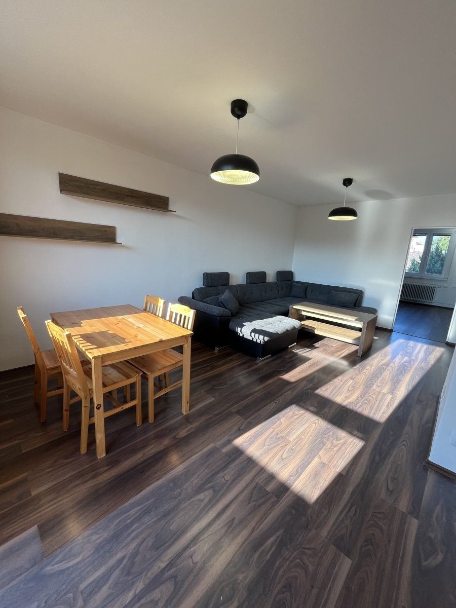 Pronájem bytu 3+1 78 m² - foto 2