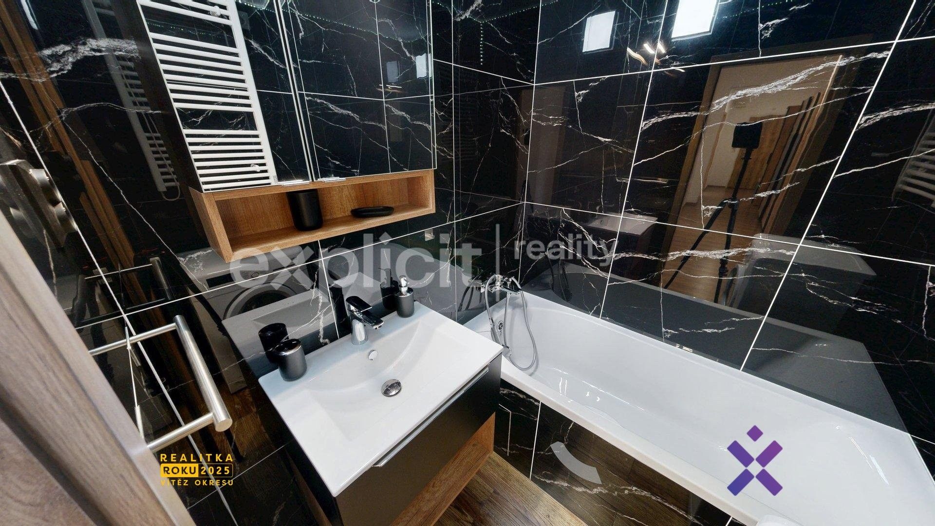 Pronájem bytu 2+1 71 m² - foto 3