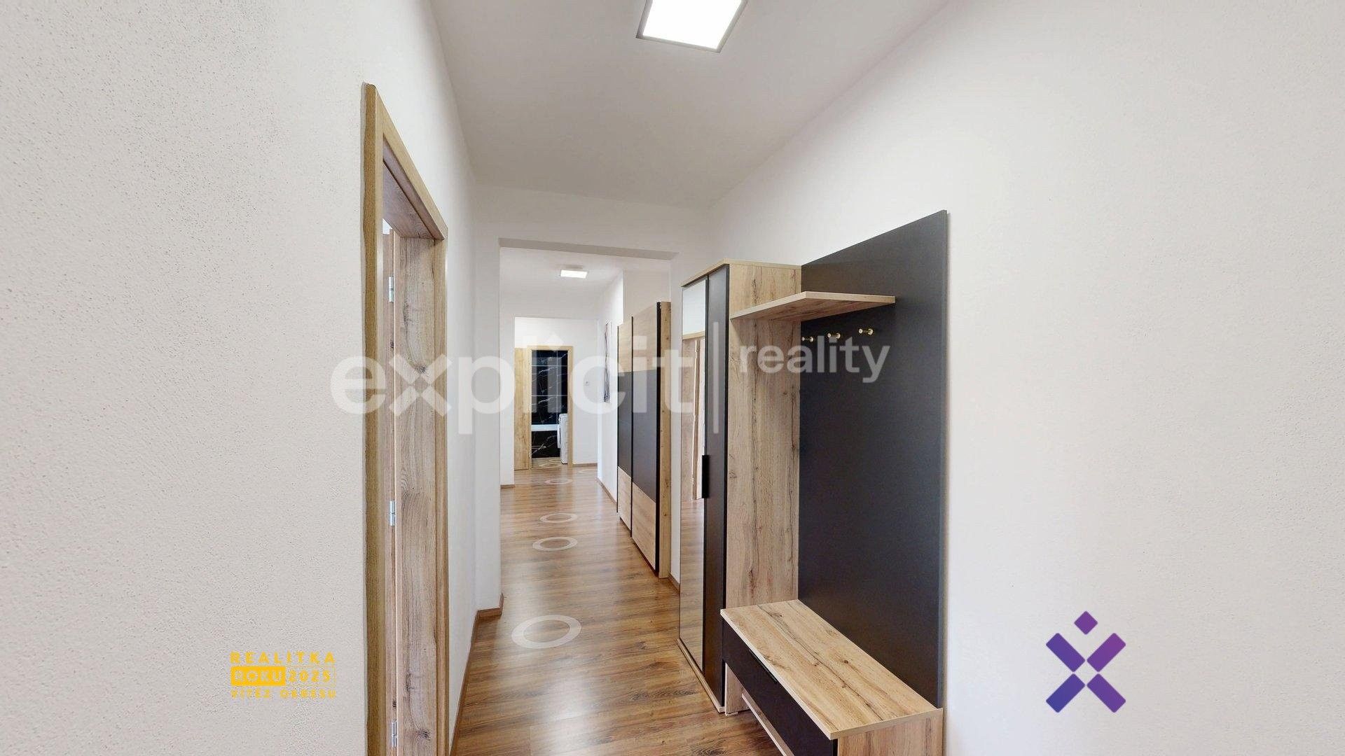 Pronájem bytu 2+1 71 m² - foto 11