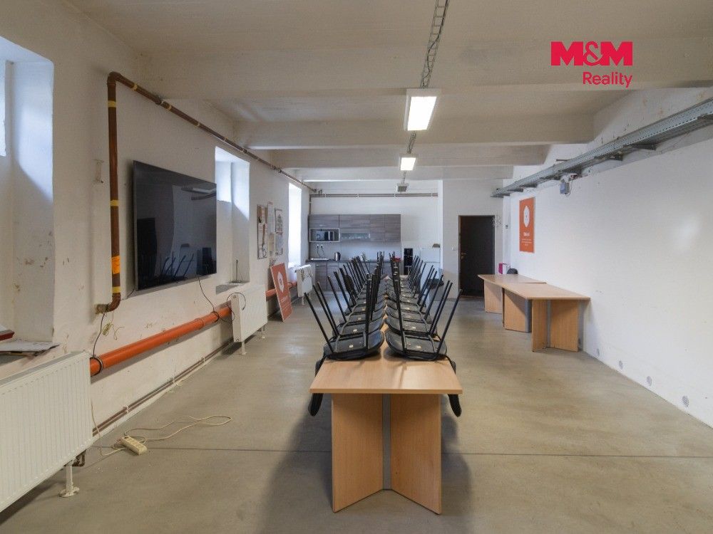 Pronájem komerčního prostoru 1500 m² - foto 8