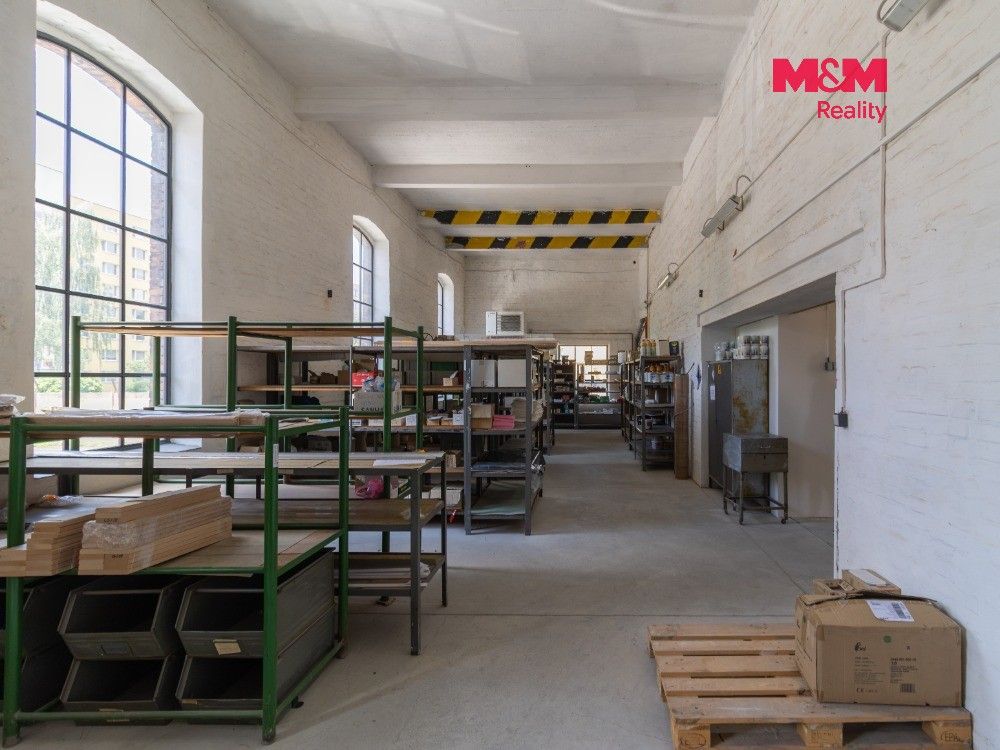Pronájem komerčního prostoru 1500 m² - foto 9