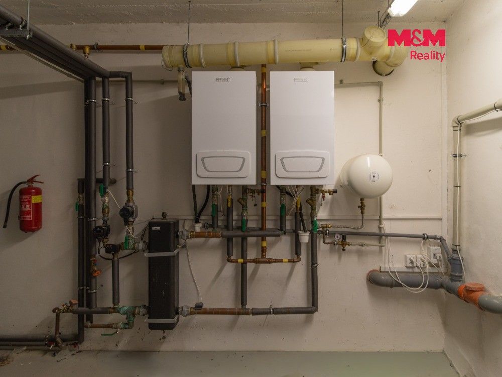 Pronájem komerčního prostoru 1500 m² - foto 12
