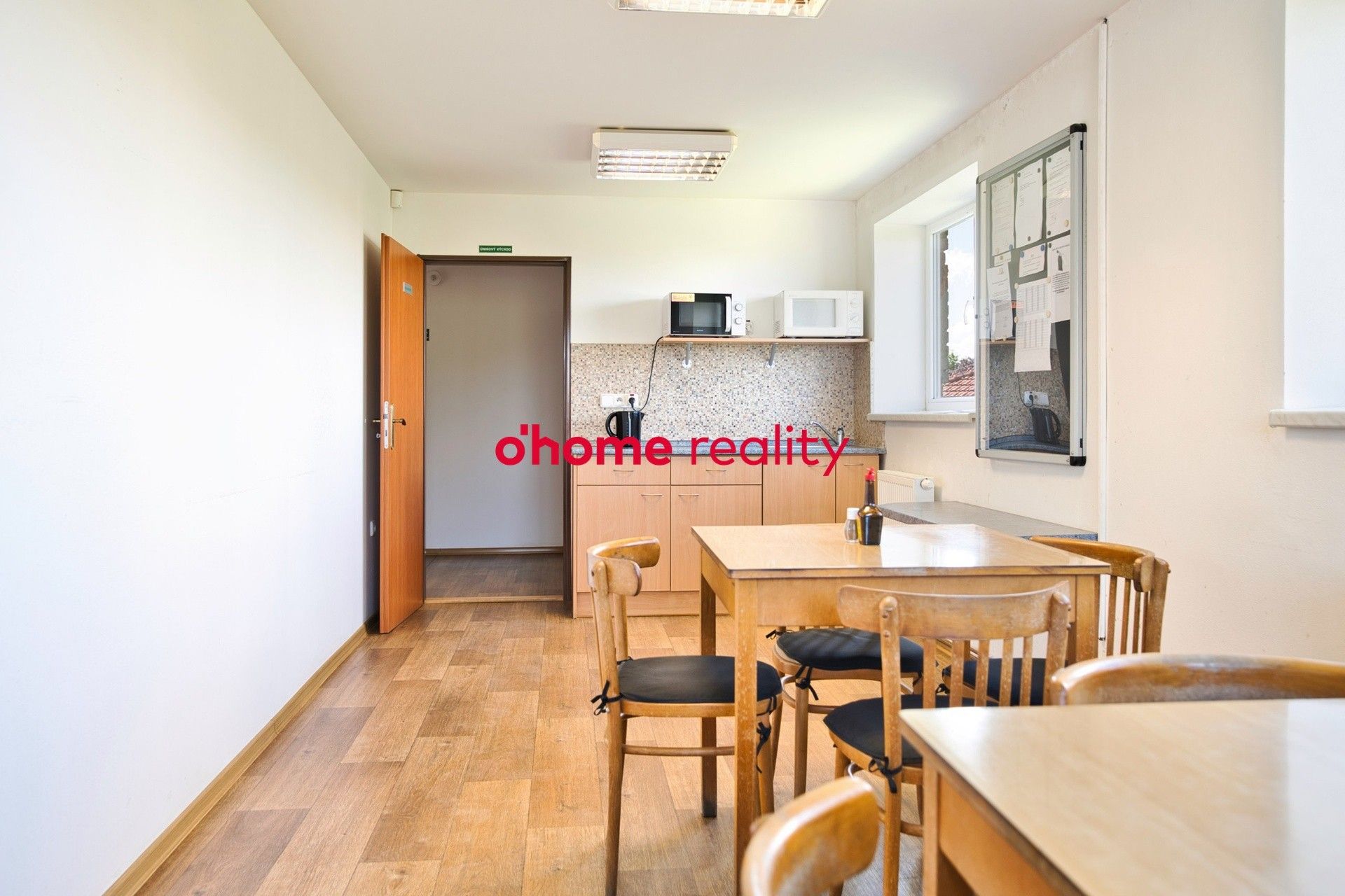 Prodej komerčního prostoru 1210 m² - foto 17