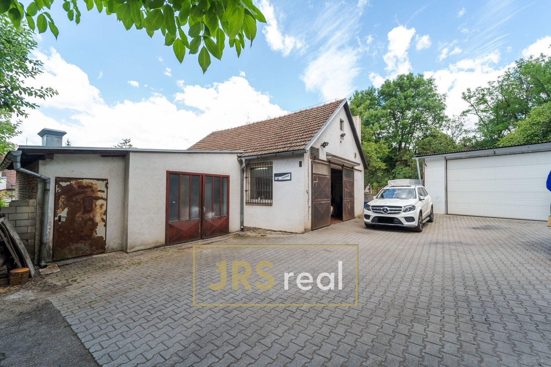 Prodej komerčního prostoru 163 m² - foto 1