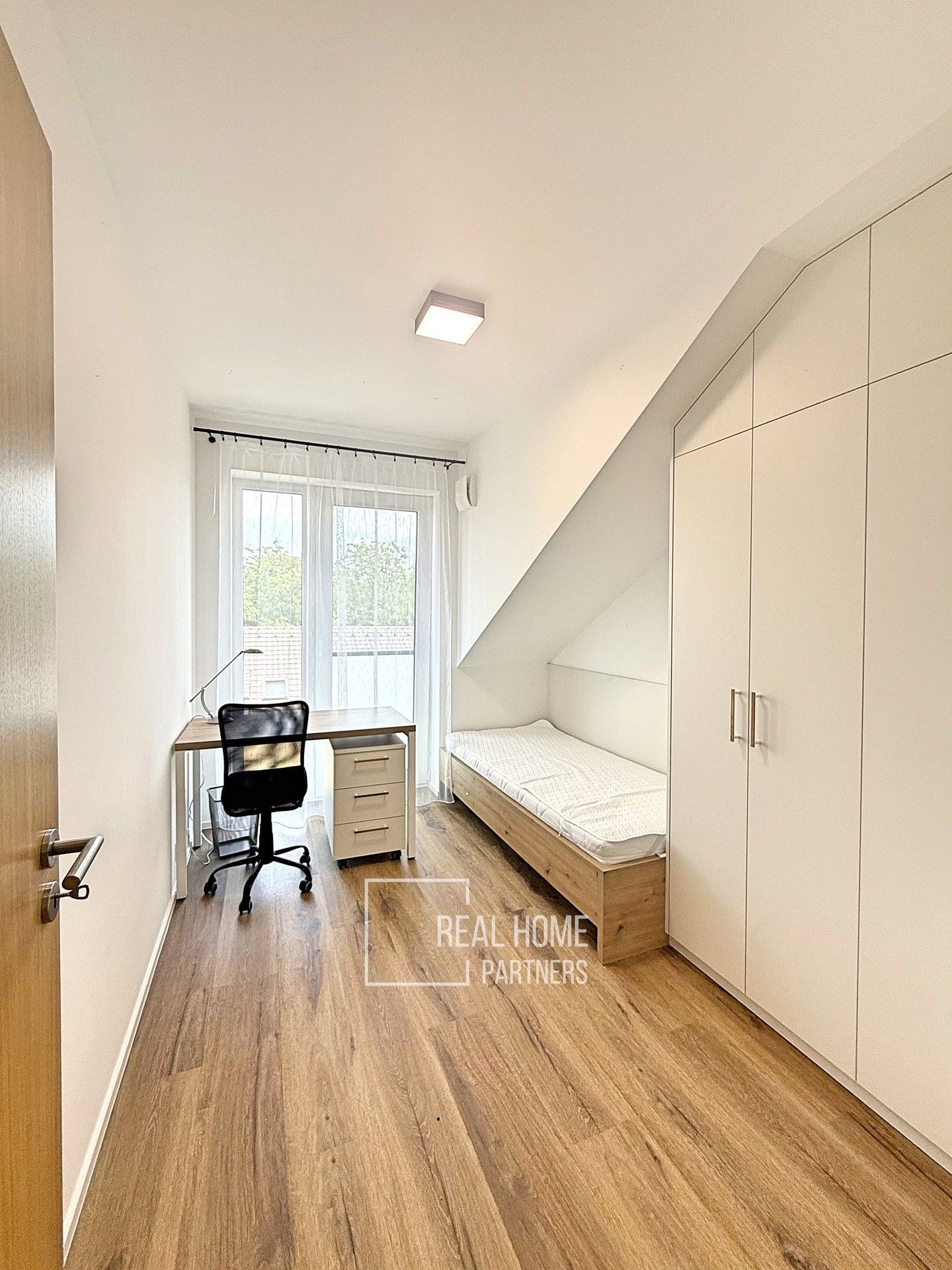Pronájem bytu 3+kk 67 m² - foto 2