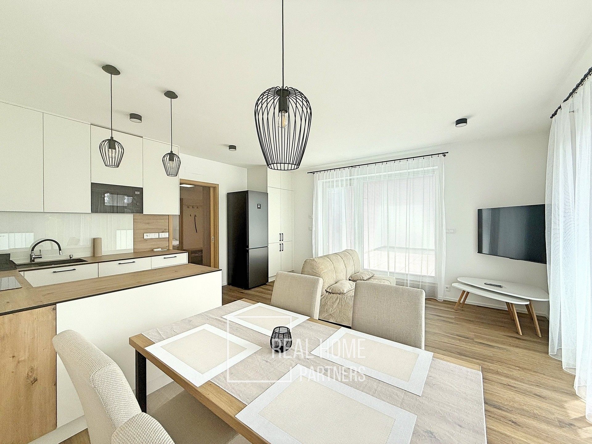 Pronájem bytu 3+kk 67 m² - foto 1