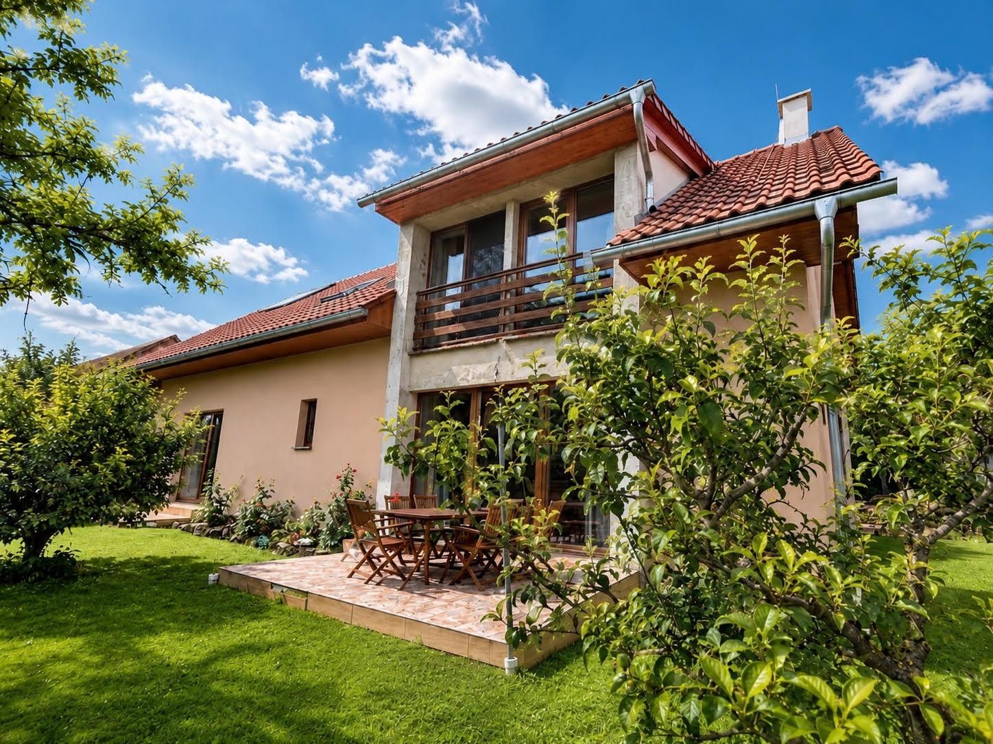 Prodej domu 200 m² - foto 1