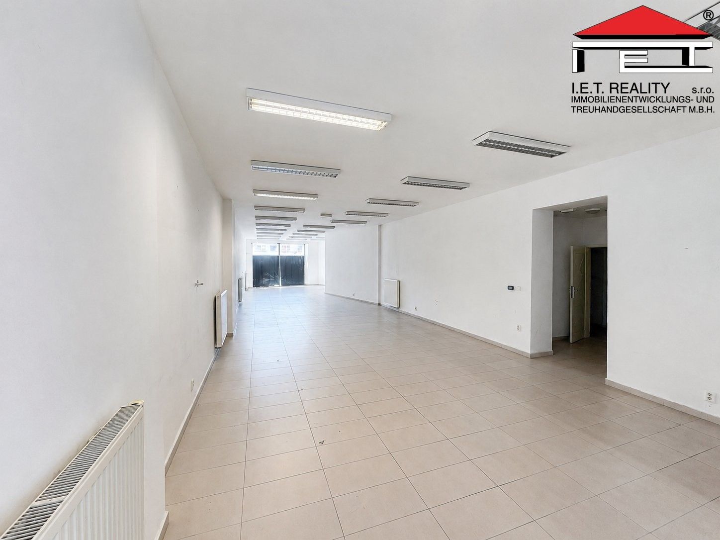 Pronájem komerčního prostoru 138 m² - foto 3