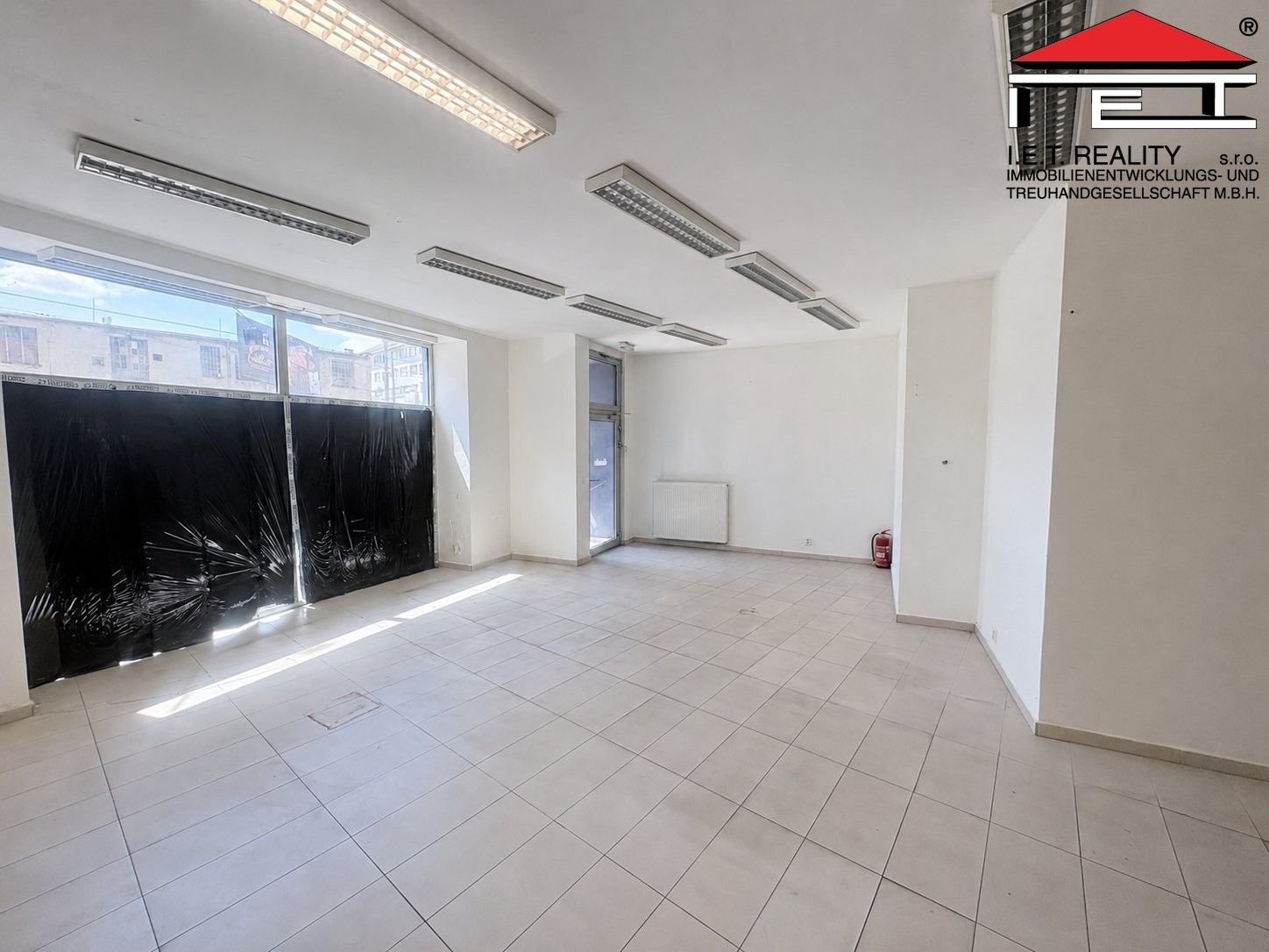 Pronájem komerčního prostoru 138 m² - foto 5