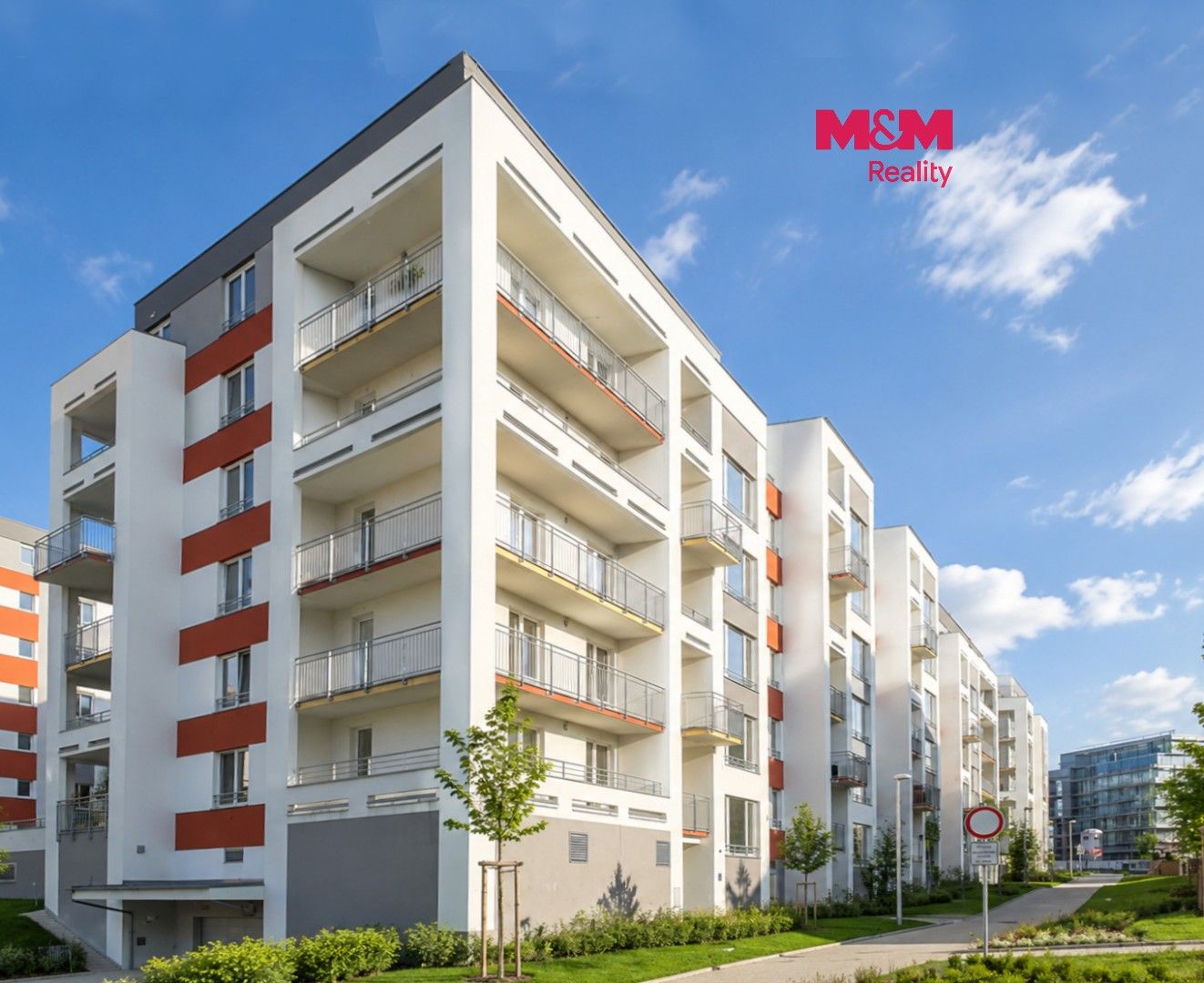 Prodej bytu 1+kk 32 m² - foto 1