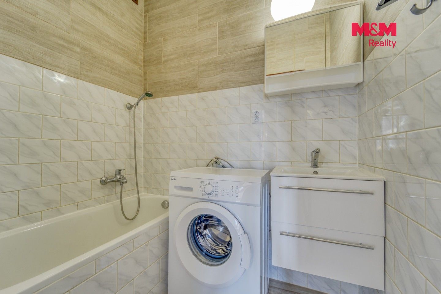 Pronájem bytu 3+1 72 m² - foto 11