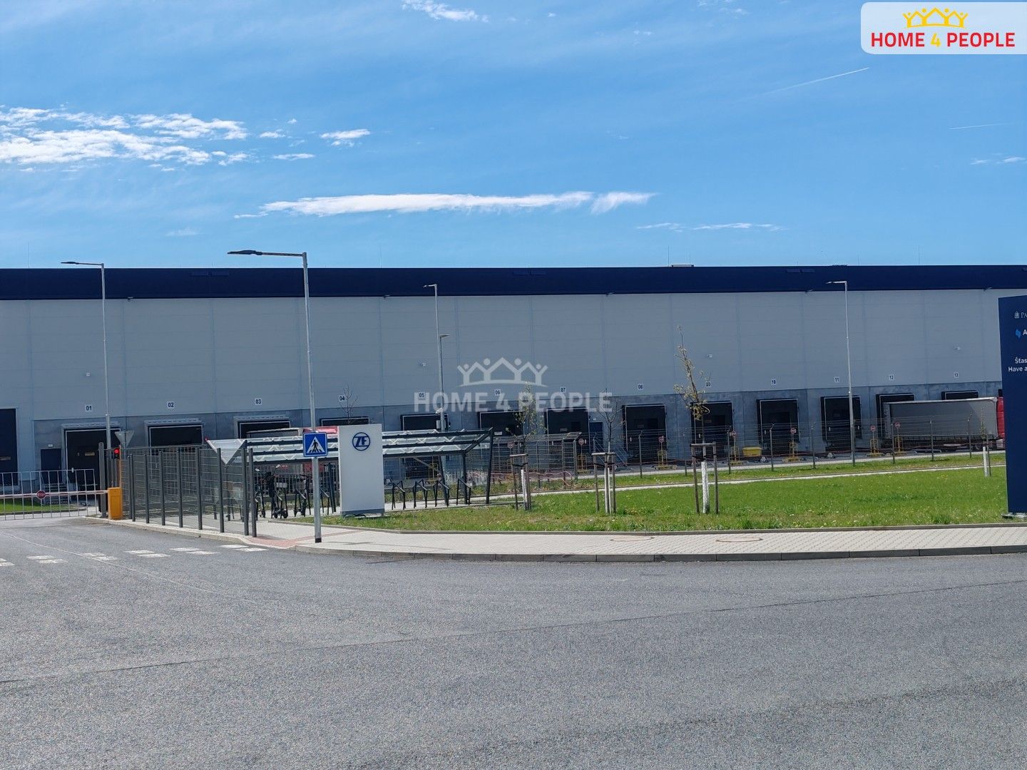 Pronájem komerčního prostoru 4400 m² - foto 1