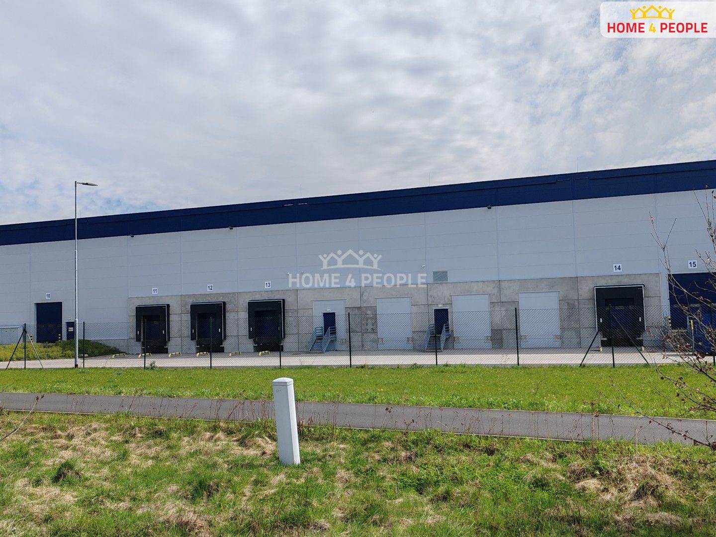 Pronájem komerčního prostoru 4400 m² - foto 2
